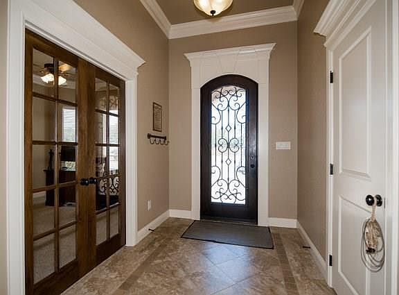 2nd image of 3912 Upper Lake Cir
