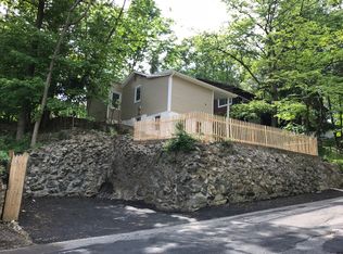 120 Monroe Trl, Hopatcong, NJ 07843