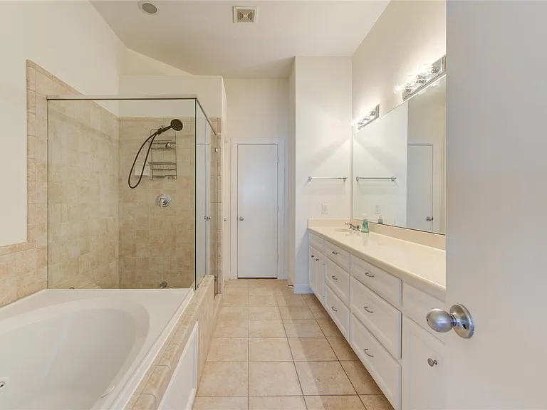 2710 Hullsmith Dr #402 — Photo 32