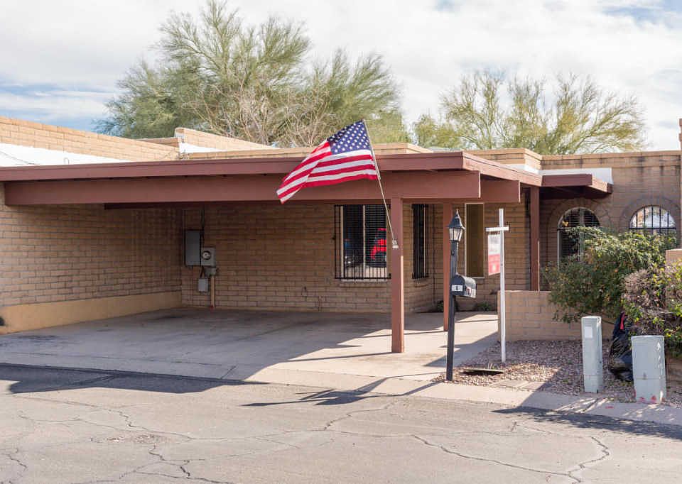 1st image of 463 W Calle Lago