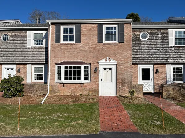 56 Captain Cook Ln #56, Barnstable, MA 02630