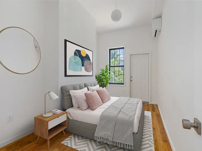1068 Hancock St #1 — Photo 7
