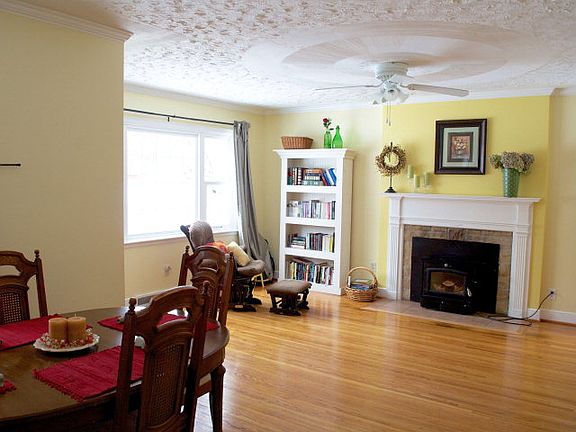 3rd image of 499 Beechwood Dr