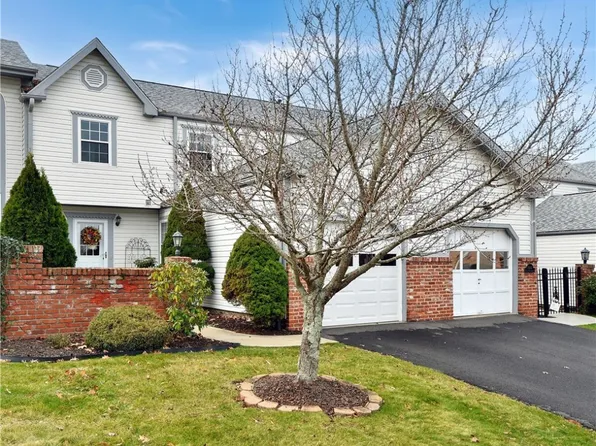 1170 Valleyview Dr, Lawrence, PA 15055