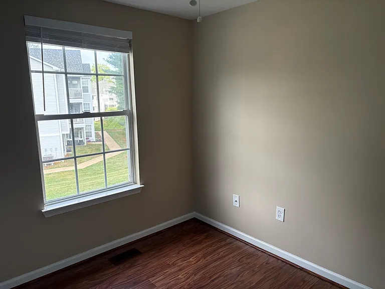 910 Jessicas Ln — Photo 20