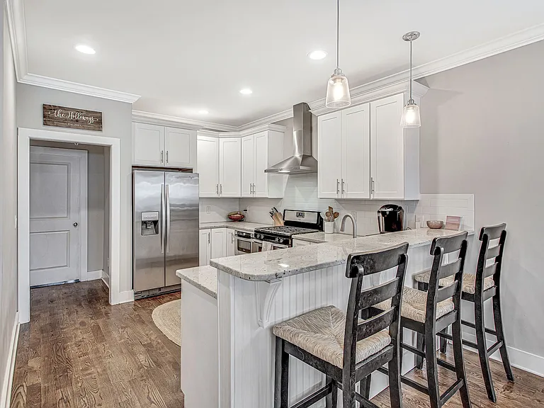 6214 California Ave — Photo 5