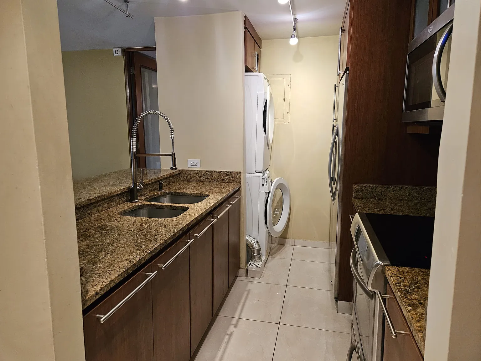 2 bed, 1100 sqft, $1,400 — Photo 4