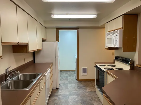 9333 NE 120th St APT 207, Kirkland, WA 98034