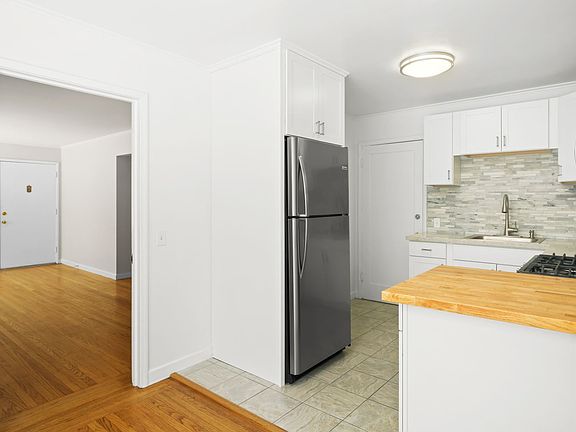 2nd image of 1440 El Camino Real #1