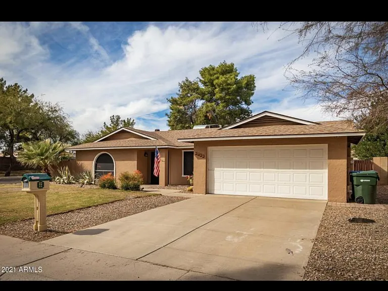 2432 W Dailey St — Photo 28