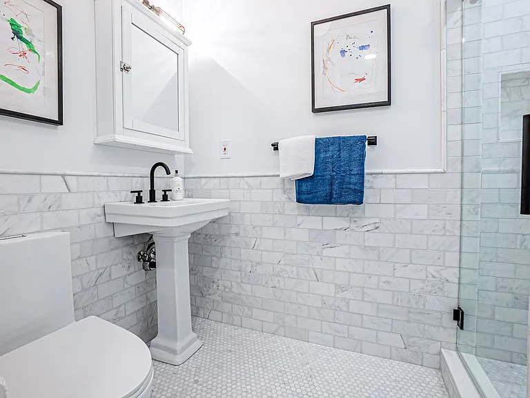 HALLWAY 3/4 BATHROOM