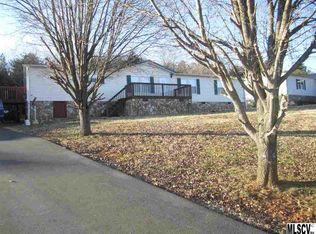 1735 Valley Springs Dr SE, Conover, NC 28613