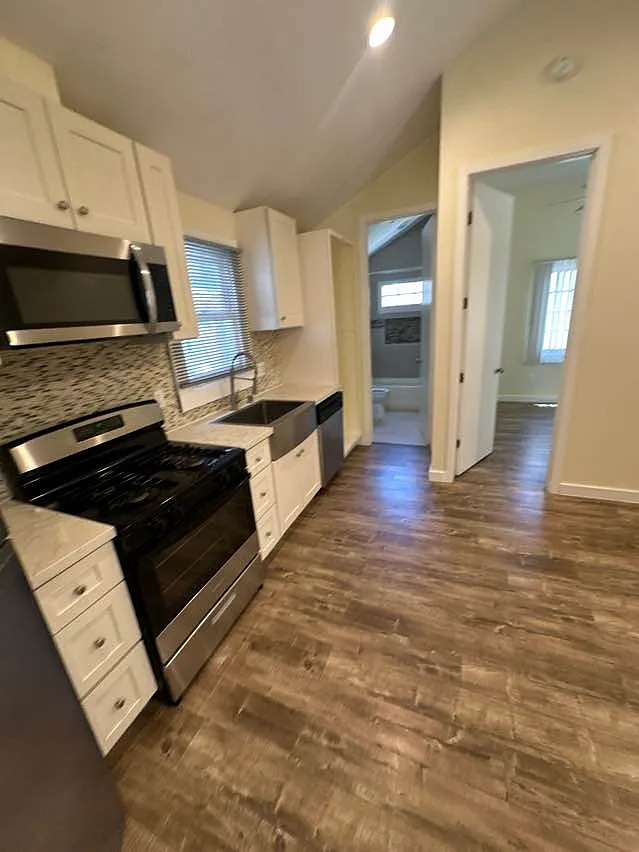 2401 W 10th St — Photo 1