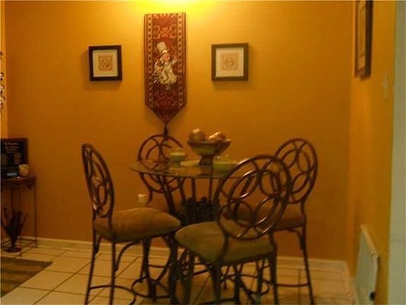 4th image of 222 London Ave APT 204