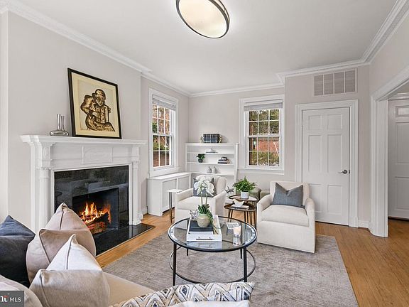 5th image of 3308 Cathedral Ave NW