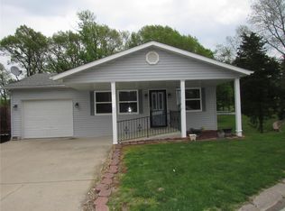 5803 Dogwood Ln, Godfrey, IL