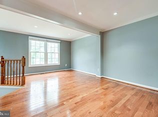 12820 Frontier Ln, Woodbridge, VA 22192