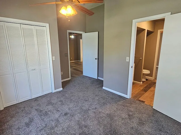 1030 W Scott St — Photo 11