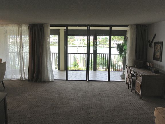 4th image of 2400 Gulf Shore Blvd N APT 104