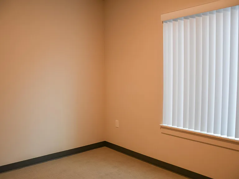 Kirkland Heights Apartments — Photo 96