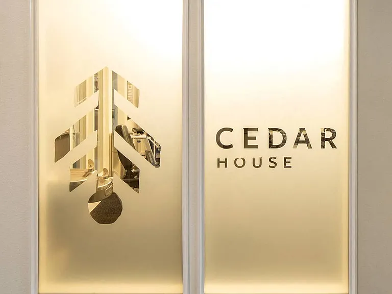 Cedar House — Photo 16