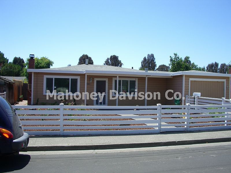 1st image of 340 Coronado Dr