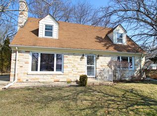 W4052 Lake Shore Dr, Lake Geneva, WI 53147