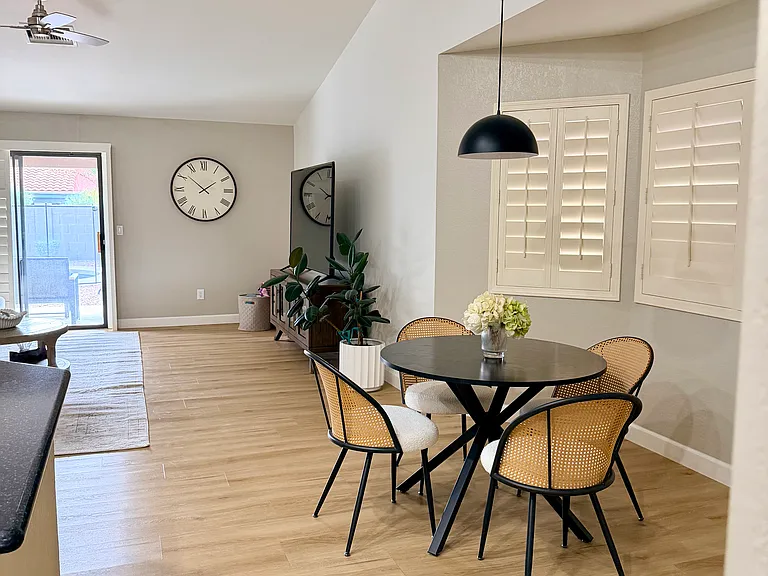 6017 E Kathleen Rd — Photo 3