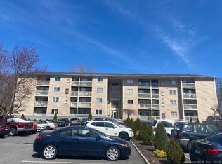 980 Lindley St UNIT 305F, Bridgeport, CT 06606