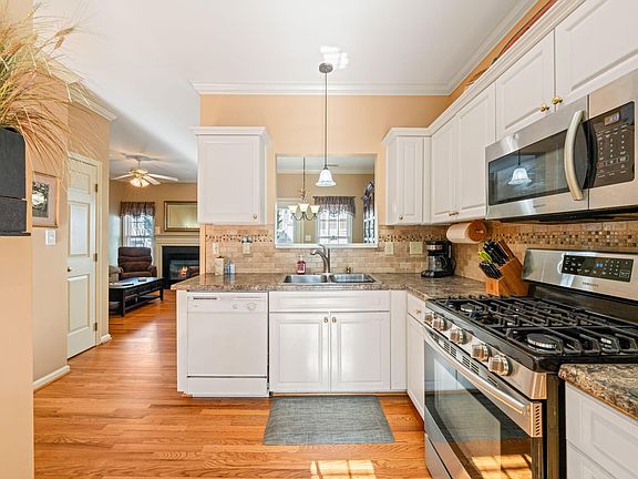 5th image of 8221 Hempshire Pl APT 106