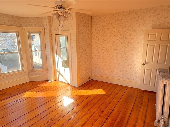 5th image of 13 Wright St