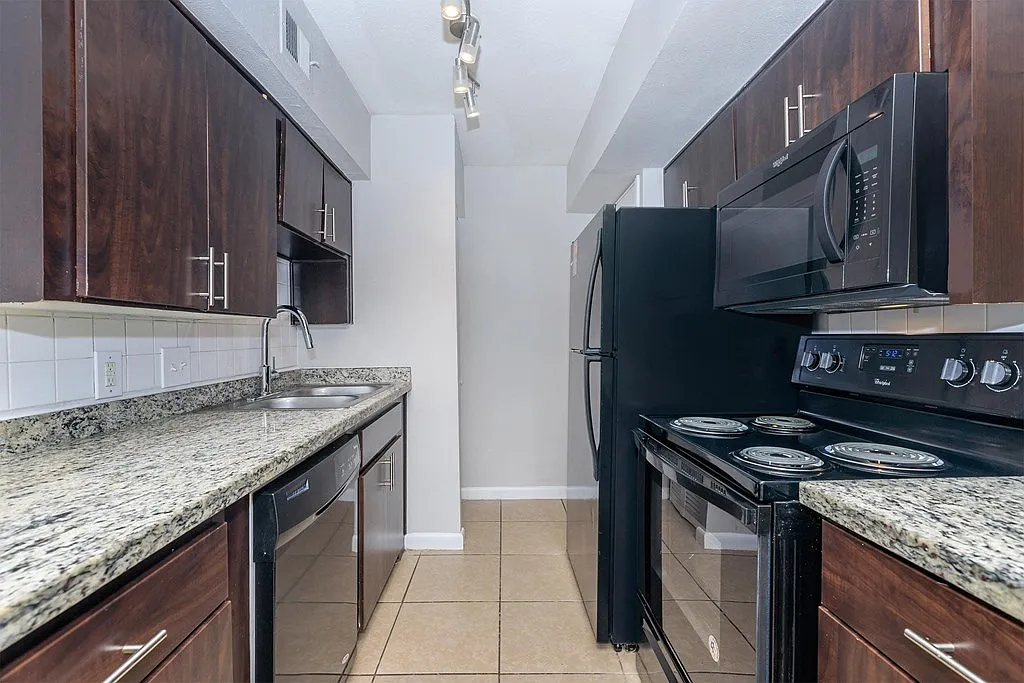 Residence at Garden Oaks — Photo 2