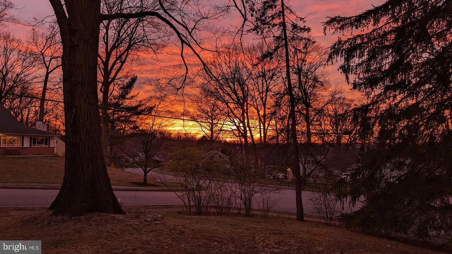 2 Sunset Dr photo 1