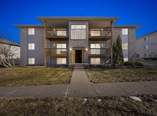 56 W Side Dr, Iowa City, IA 52246