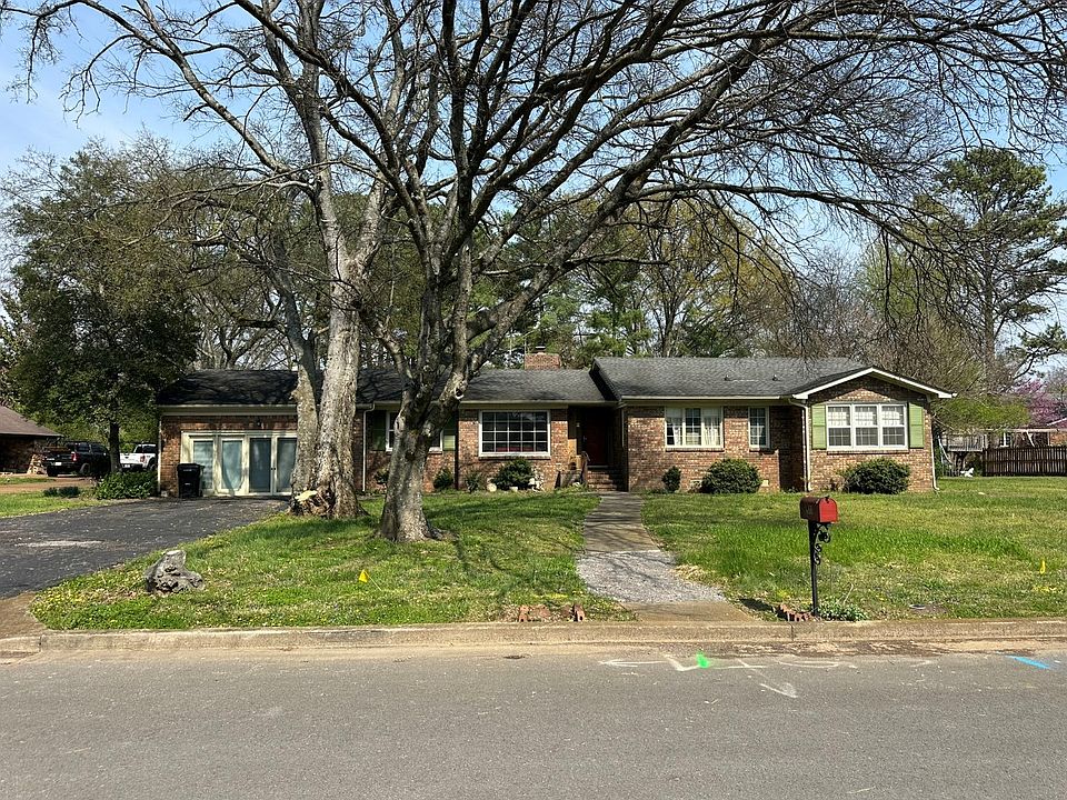1st image of 311 Sadler Ct
