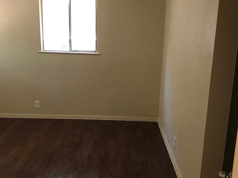 5385 W Mission Ave — Photo 8