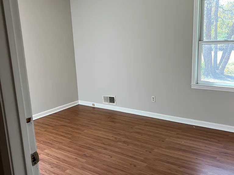 E Cherokee Dr — Photo 16