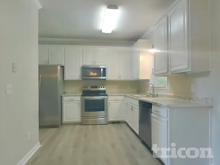 504 Anthony Pl — Photo 7