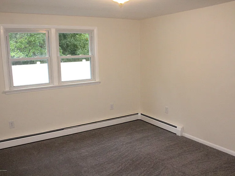 254 Admiral Ave — Photo 6