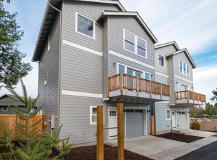 16045 NE Halsey St, Portland, OR 97230