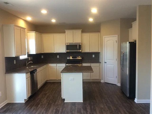 Building Photo - 2938 Deep Cove Dr NW