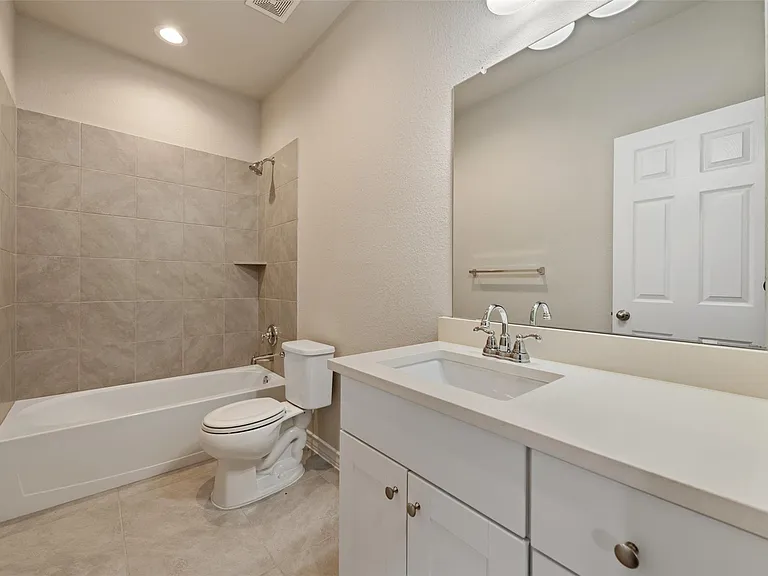 4004 Harbor Point Dr — Photo 32