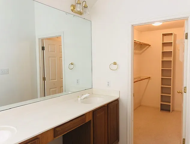 1700 Lancaster St — Photo 6