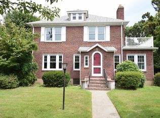 243 Van Cott Ave, Farmingdale, NY 11735