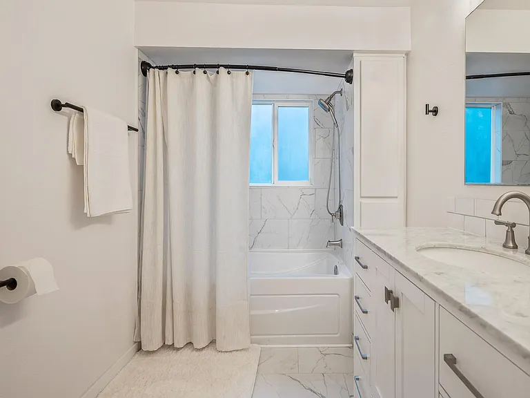 5311 SW Baird St — Photo 8