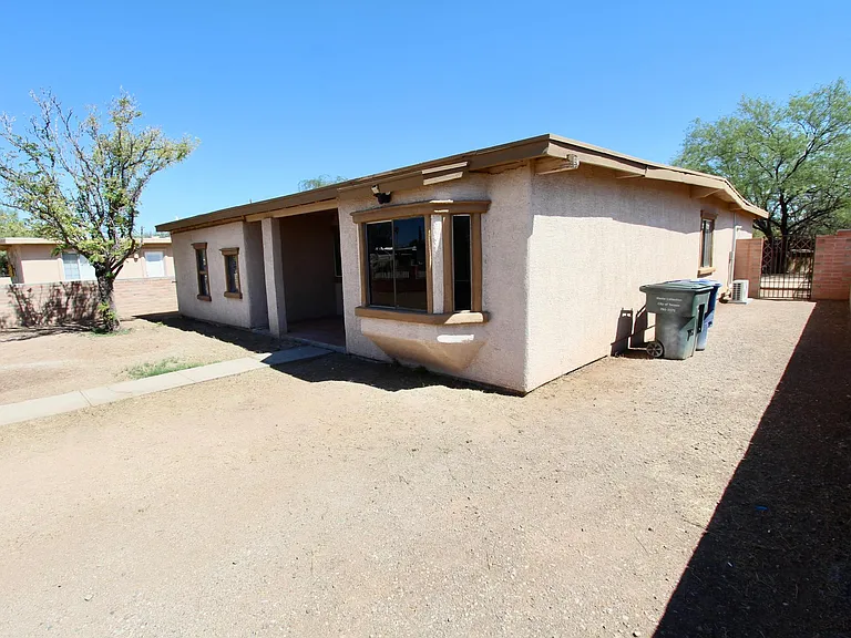 6733 S Downing Ave — Photo 25