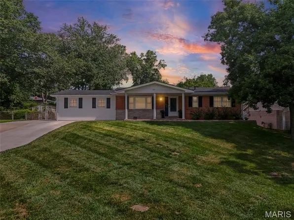 735 Montbrook Dr, O'Fallon, MO 63366