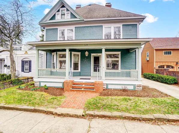 128 S Cherry St, Granville, OH 43023