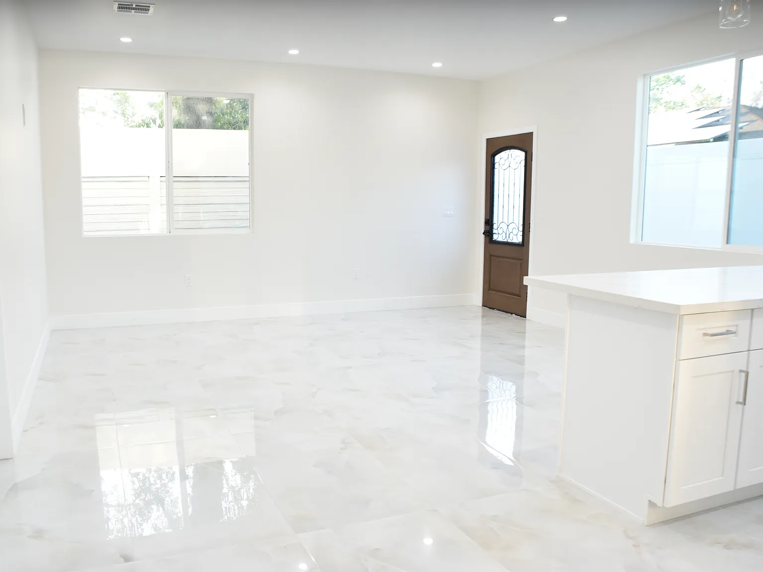 3 bed, 1200 sqft, $4,000 — Photo 3