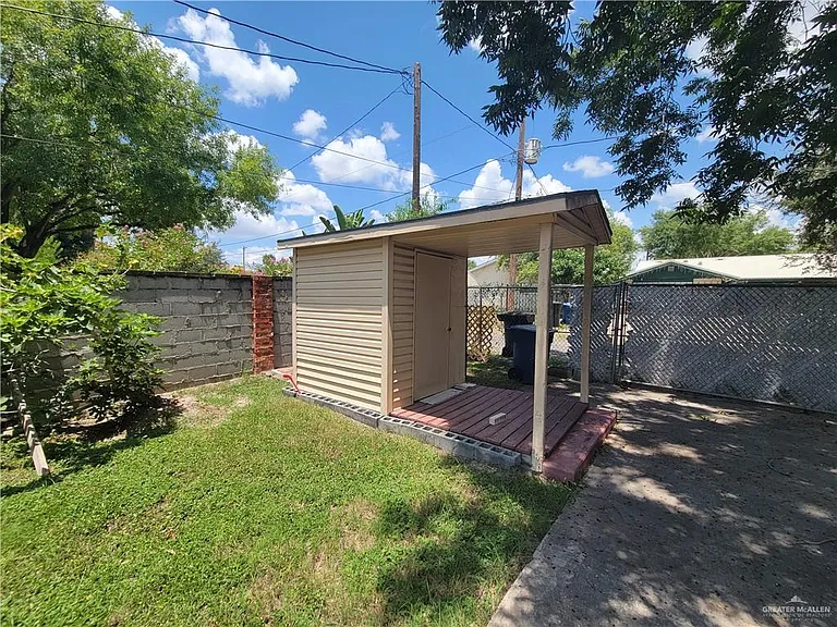 2508 Harvey St — Photo 16